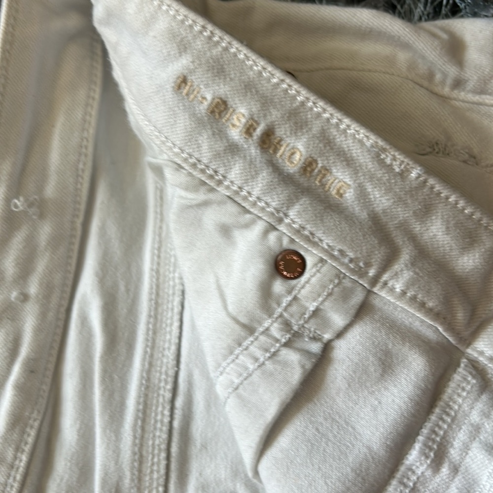 AEO hi-rise shortie jean shorts - Picture 3 of 5